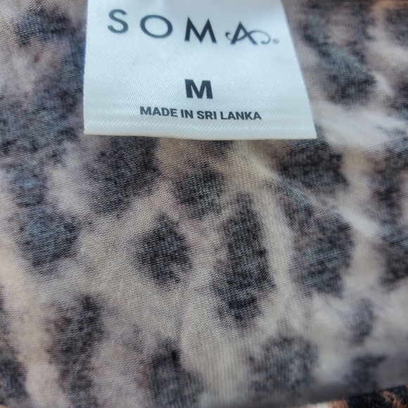 Soma Soft Lux Leopard Print Top Women's Size Medium EUC - Picture 4 of 4